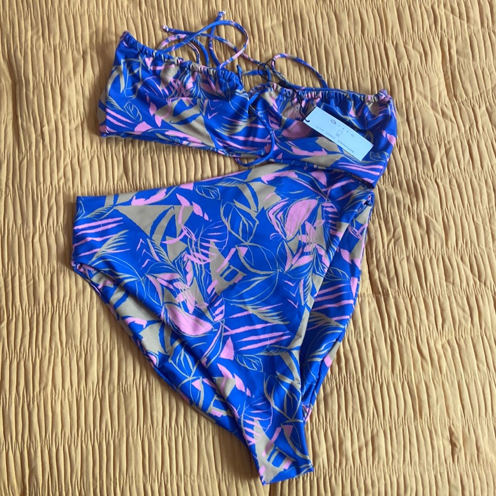 Women’s SKATIE two piece.